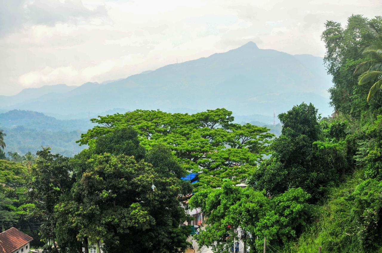 Vendol Maliga Edge Hotel Kandy Exterior photo