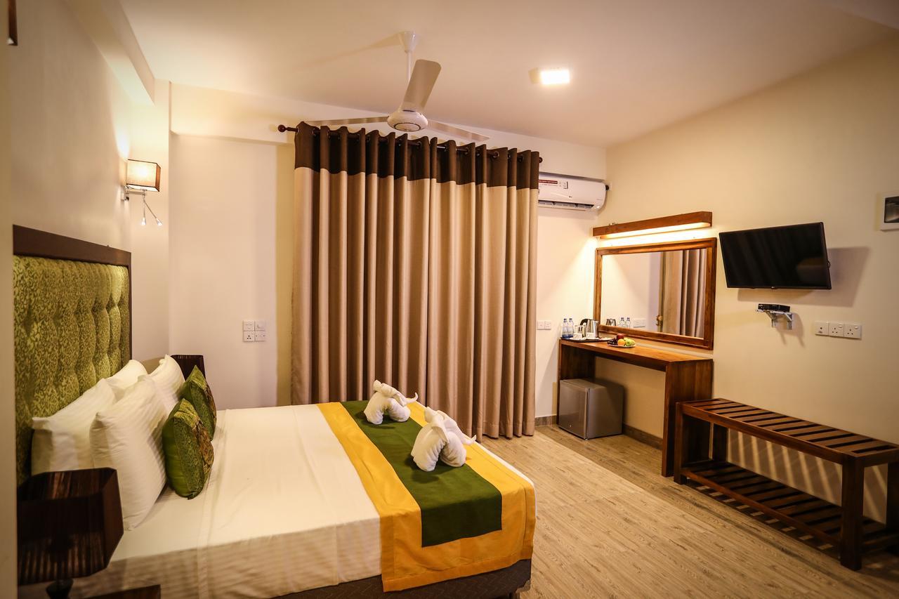 Vendol Maliga Edge Hotel Kandy Exterior photo